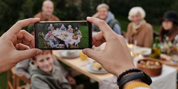 Top 10 Games for the family reunion - Bringing the Family Together