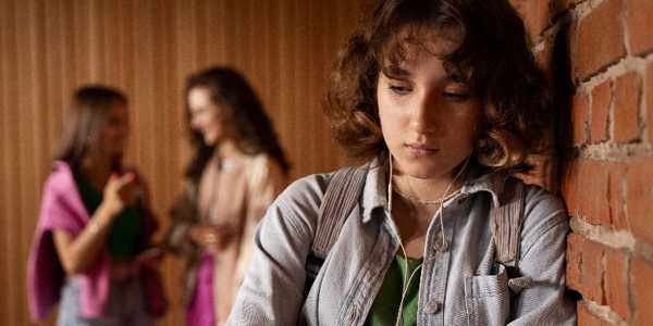 What Can Cause Depression in Teens? Real Causes, Real Signs & What Parents Can Do